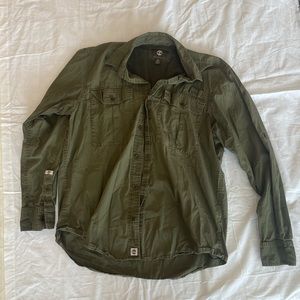 Breathable lightweight button up